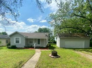917 N Cherokee Ave, Claremore, OK 74017