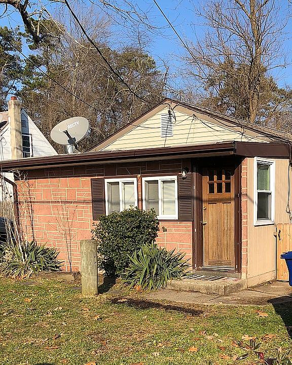1st image of 34 Clematis St