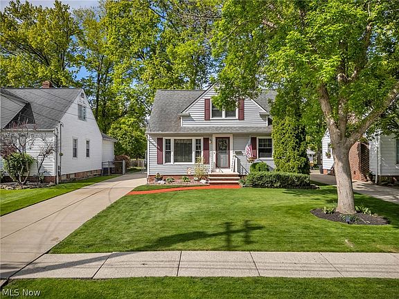 2nd image of 746 N Elmwood Ave