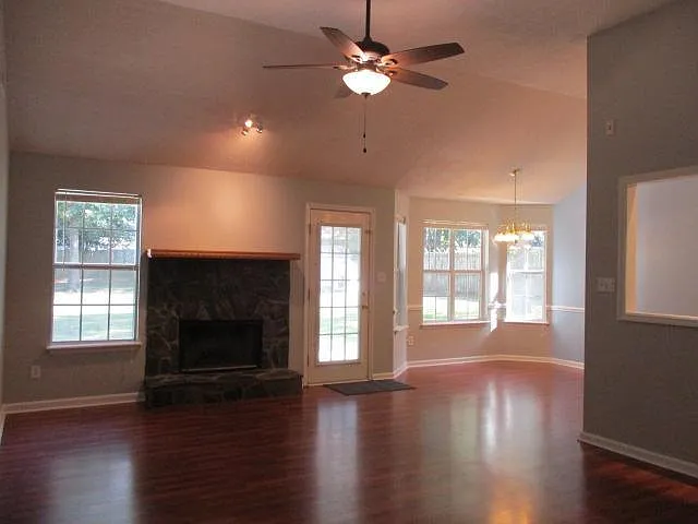 1015 Salford Pl — Photo 11