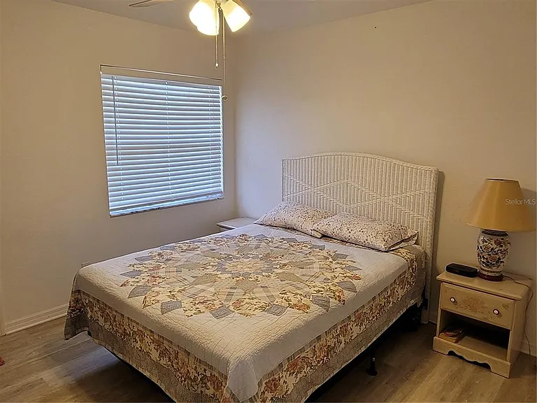 72 Long Meadow Ct — Photo 18