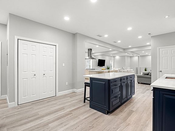 5th image of 6 John Ave #1