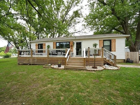 607 Elliott St, Buckner, MO 64016