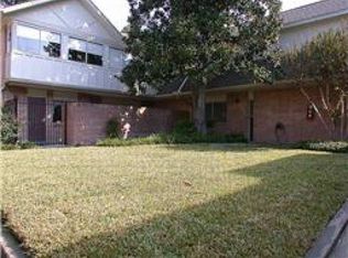 651 S Ripple Creek Dr #651, Houston, TX 77057