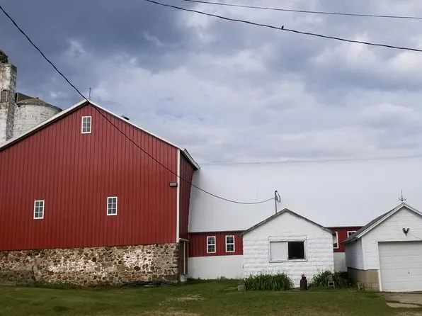 N954 Fremont Rd, Whitewater, WI 53190