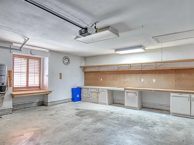3609 Hampton Ct — Photo 34