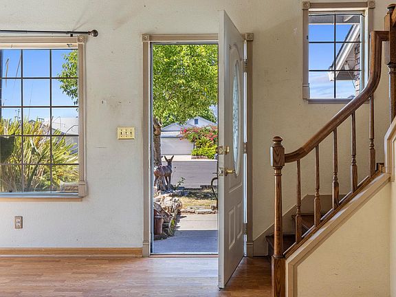 5th image of 304 Cassidy Ct