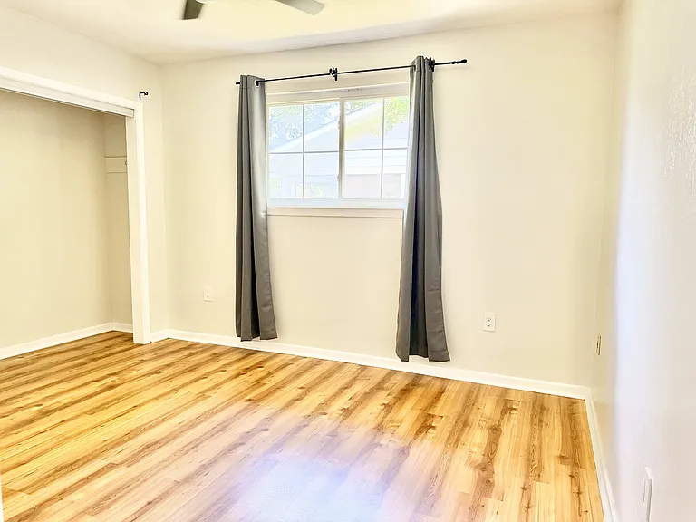 6937 N Rothmer Dr — Photo 8