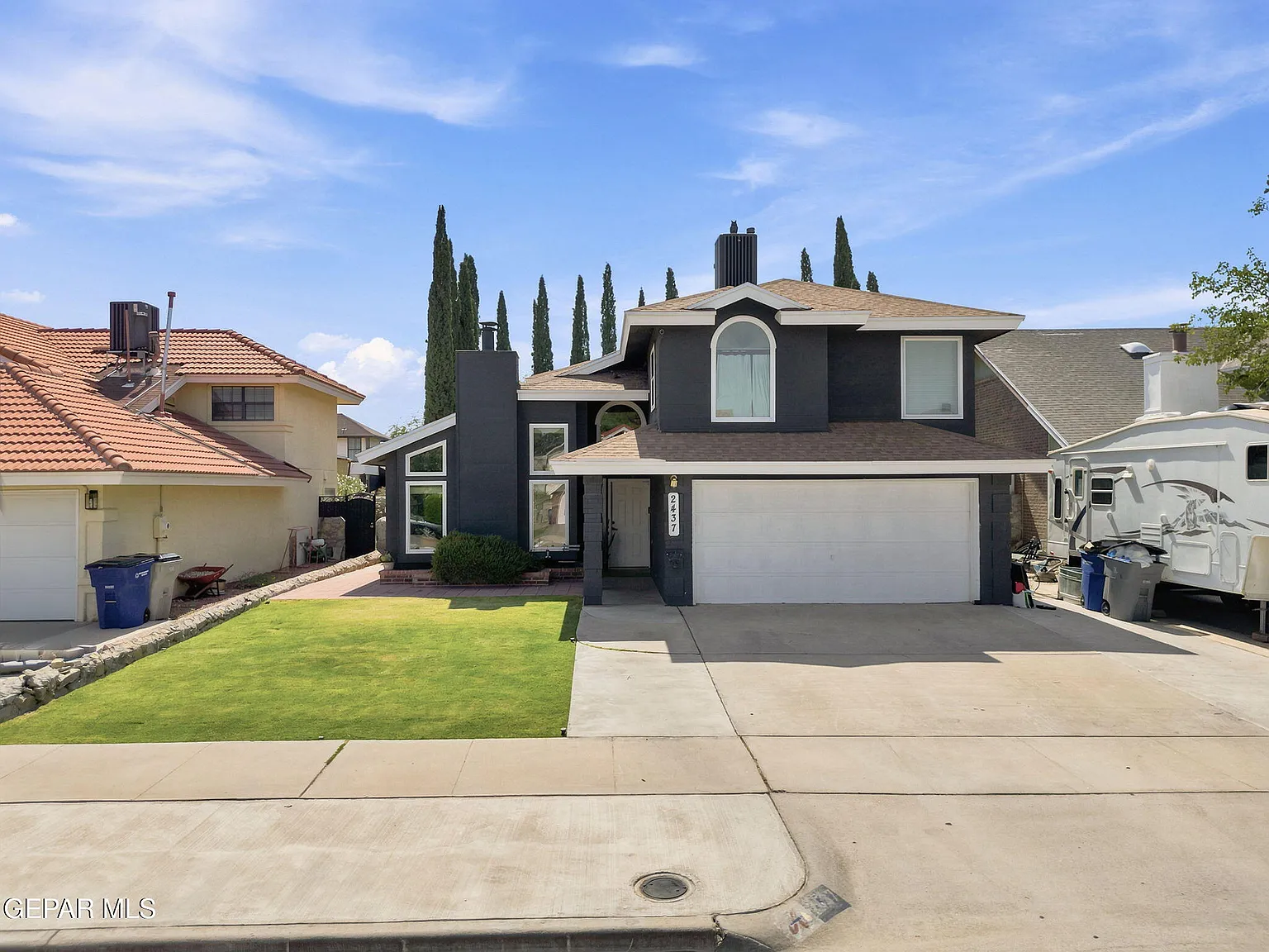 3 bed, 2.5 bath, 2153 sqft, $2,300 — Photo 1