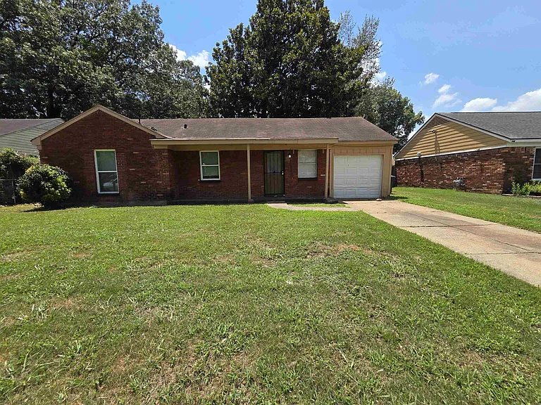 3021 Ashwood St — Photo 4