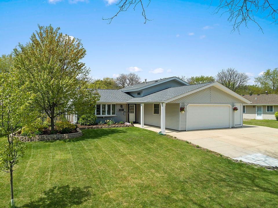1st image of 320 Desmond Dr