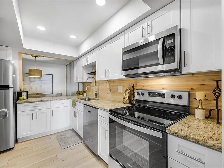 2900 Lichen Ln #B — Photo 9