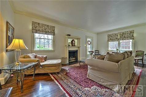 3rd image of 2111 W Linden Ave