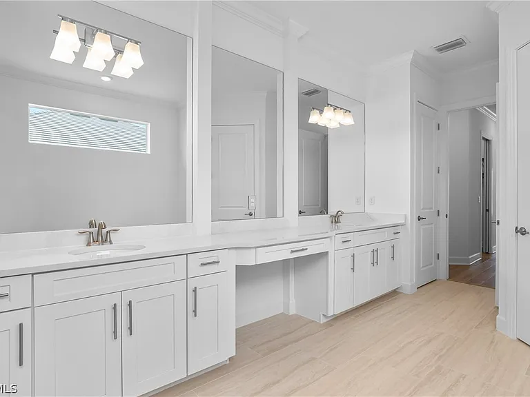 18837 Wildblue Blvd — Photo 22