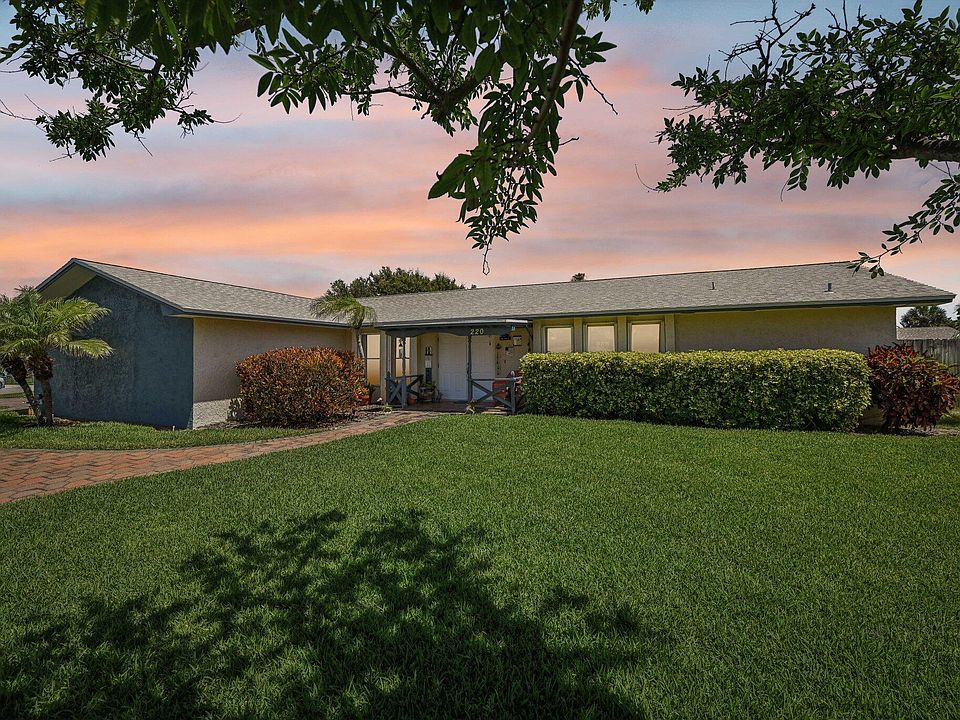 1st image of 220 Dogwood Ave