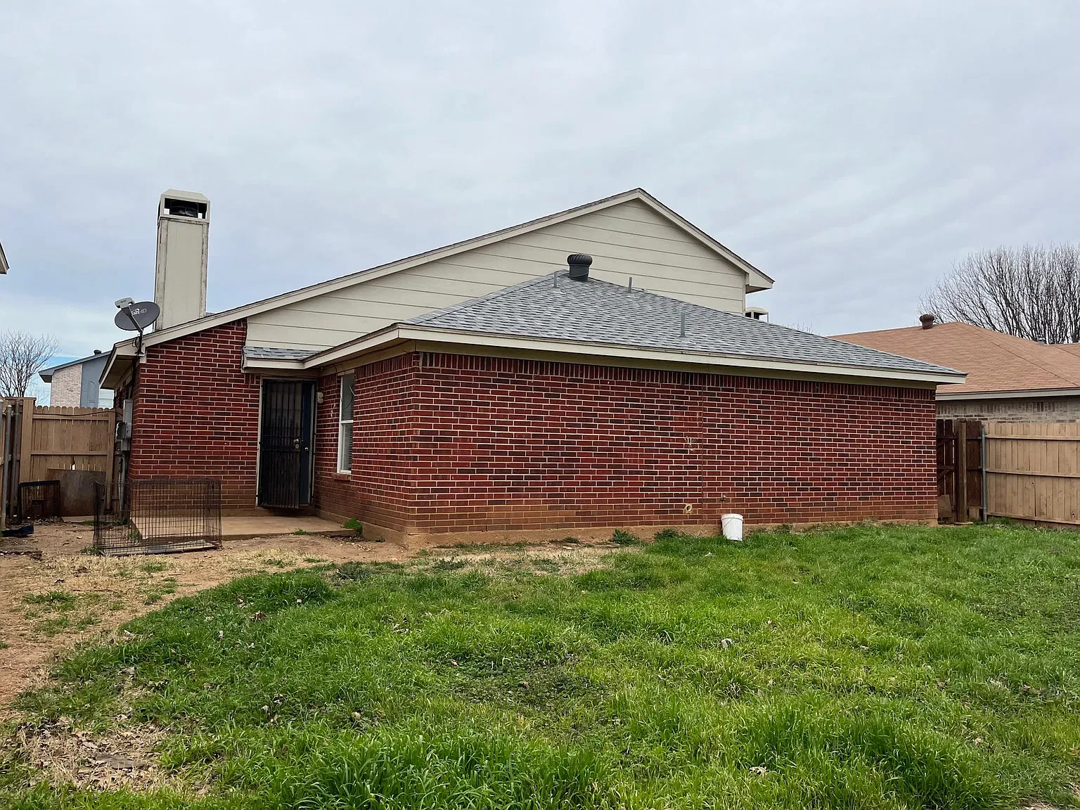 1729 Whispering Cove Trl — Photo 3