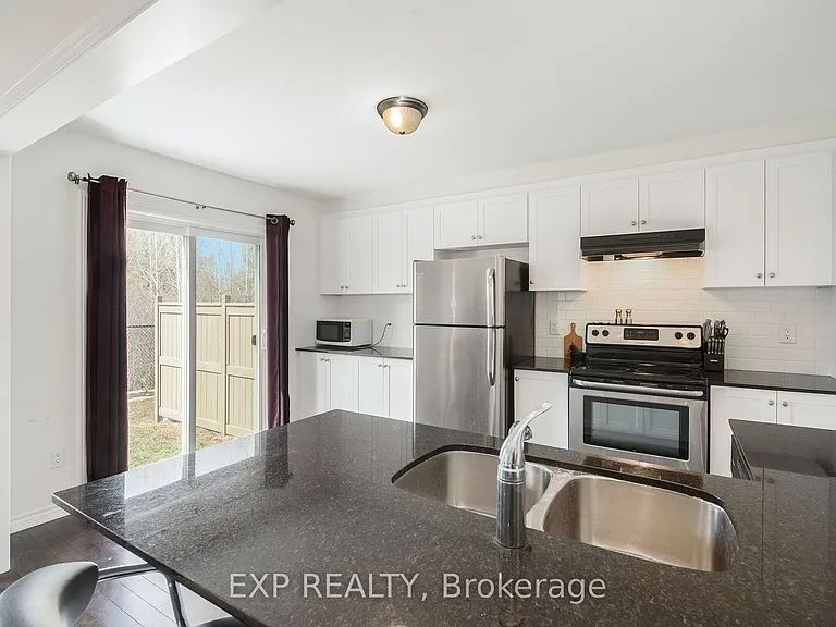141 Maestro Ave — Photo 13