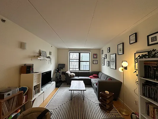 Rented by Daniel Gale Sotheby's International Realty | media 2