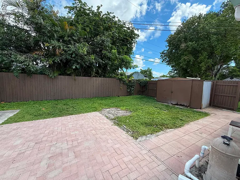 5631 SW 38th Ct — Photo 18