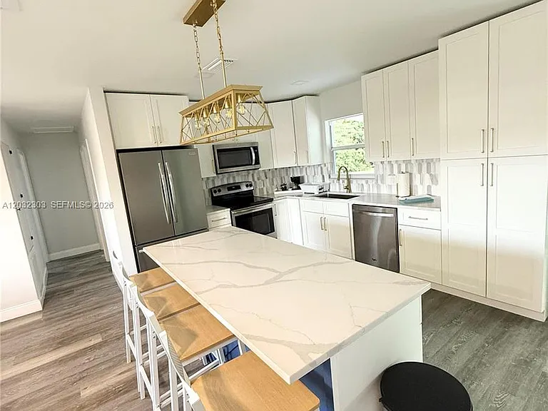 801 Brodhag Dr — Photo 3