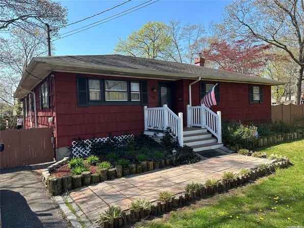 16 Arrowhead Drive, Shirley, NY 11967