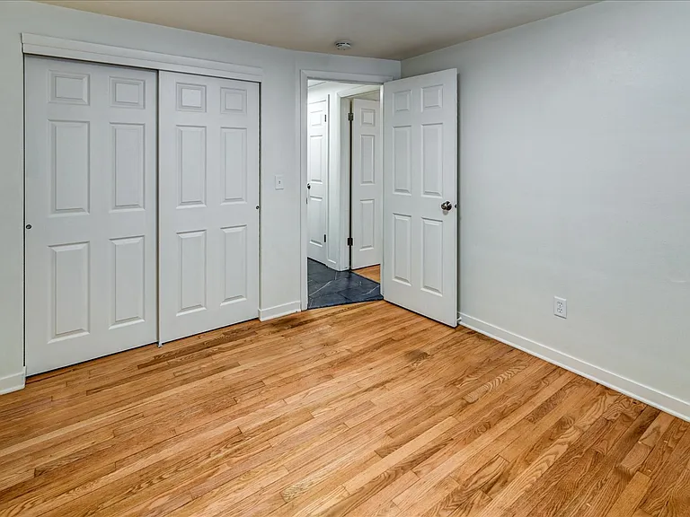 1810 Lake Point Dr #4 — Photo 16
