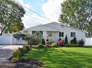 54 W 14th St, Deer Park, NY 11729