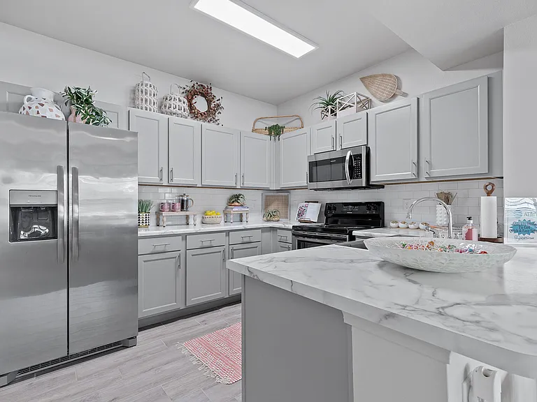 97 @ North Oak — Photo 11