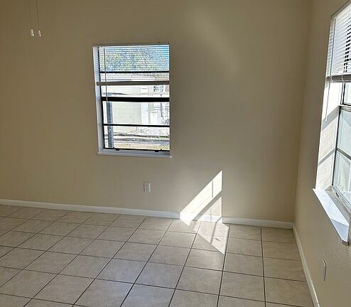 4th image of 9243 Overlook Dr APT A