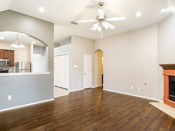 2nd image of 5209 Bear Valley Dr