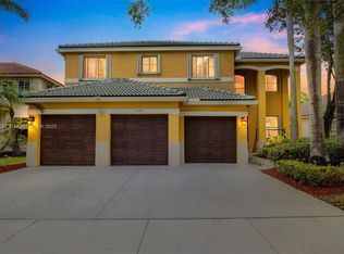 1050 Lavender Cir, Weston, FL 33327