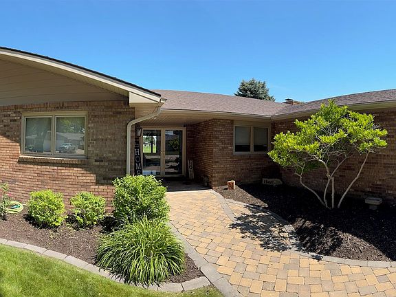 4th image of 3721 Sugarberry Rd.