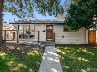 9219 34th Ave SW, Seattle, WA 98126