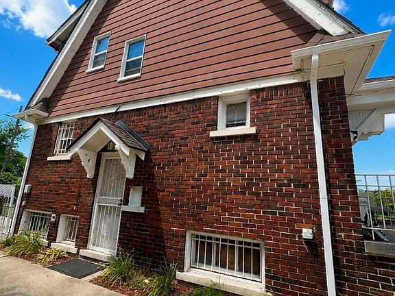 2nd image of 5992 Lakewood St