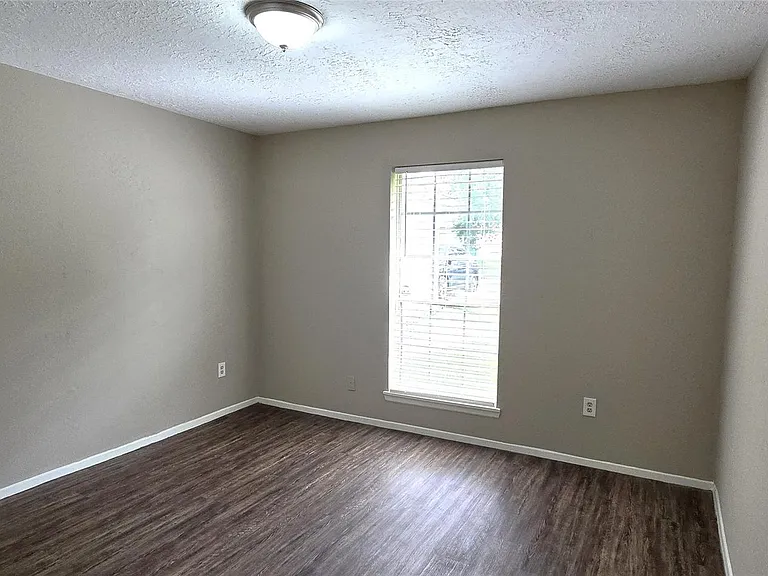 23019 Tree Bright Ln — Photo 11