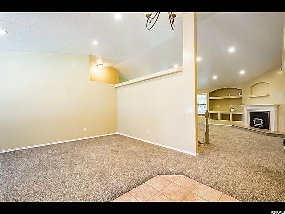 4th image of 3268 S Clarkston Cir