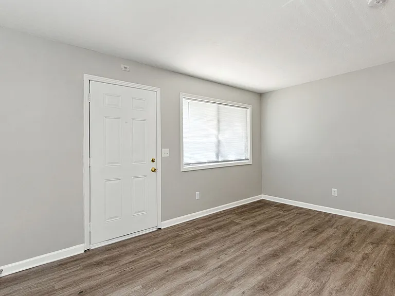 Skyline Flats — Photo 12