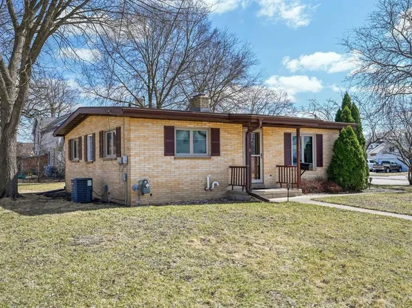 520 6th Street, Prairie Du Sac, WI 53578