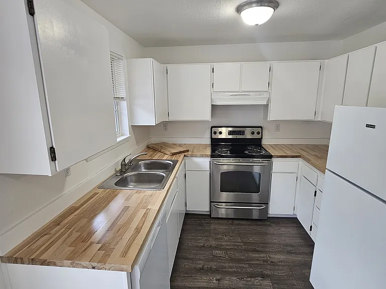 291 Scott St SE — Photo 9