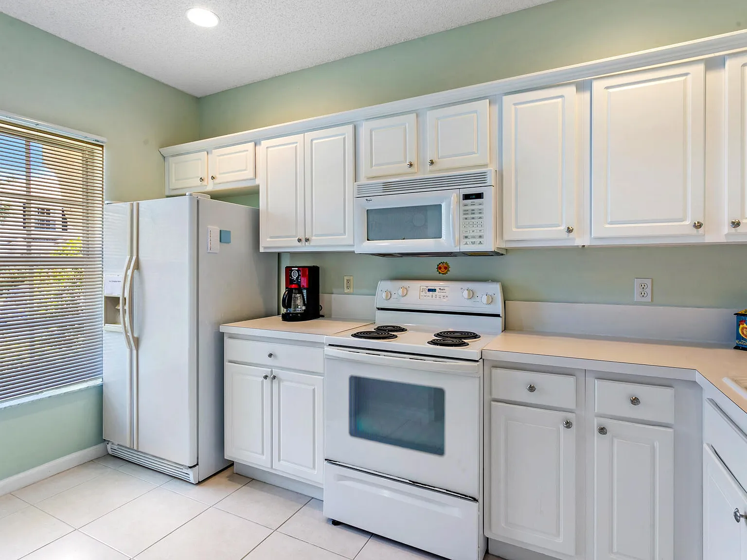 2 bed, 2.5 bath, 1104 sqft, $2,700 — Photo 3