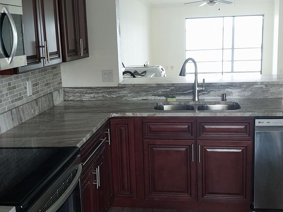 2nd image of 4109 Fairview Vista Poin #220