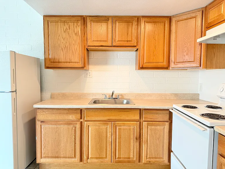 The Carlton — Photo 12