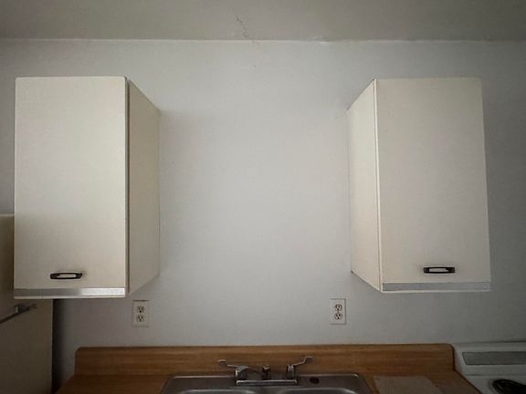 2nd image of 514 S Wall St #6