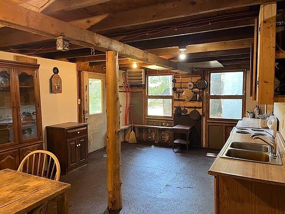 4th image of 424 Howse Road