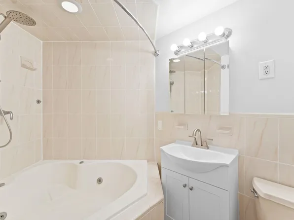 1450 Palisade Avenue image 11 of 16