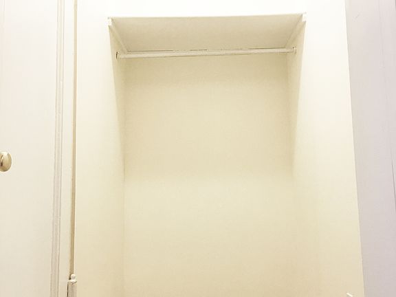 5th image of 6015 Woodside Ave APT 4G