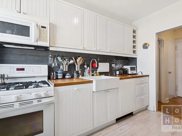 550 Grand Street image 7 of 18