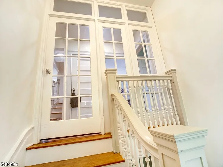 285 Claremont Ave #2 — Photo 3