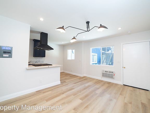 4th image of 2830 S Sepulveda Blvd #404