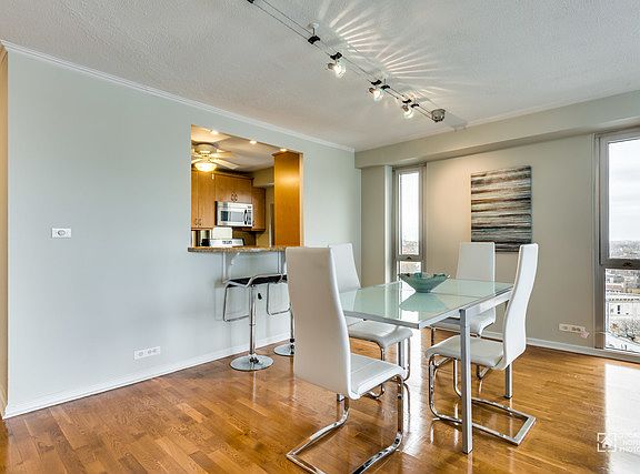 5th image of 1960 N Lincoln Park W APT 1003